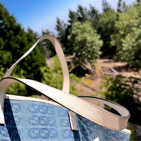 Gucci: Denim Interlocking GG Leather Abbey Joy Tote Shoulder Bag (White) - Picture 7 of 17